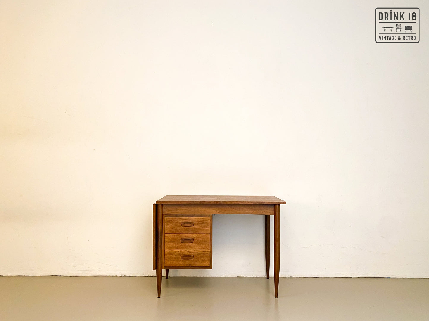 Drop-leaf bureau - Arne Vodder