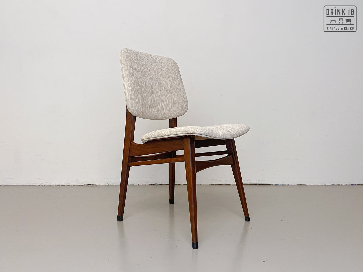 Zes vintage eetkamerstoelen - Louis van Teeffelen