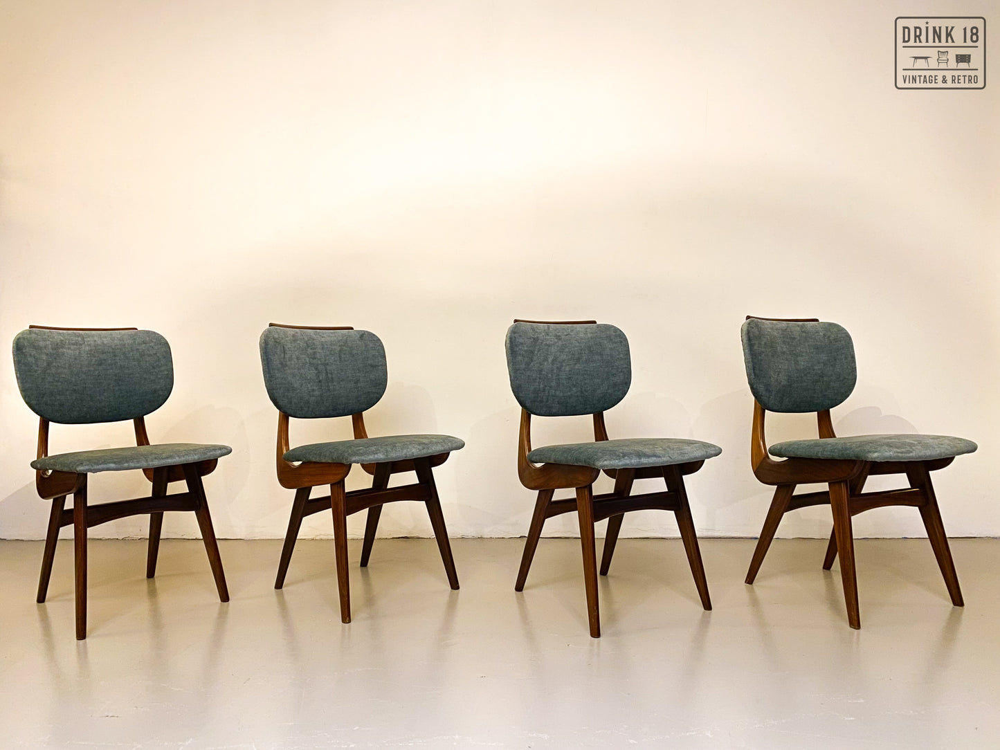 Vier vintage eetkamerstoelen - Louis van Teeffelen
