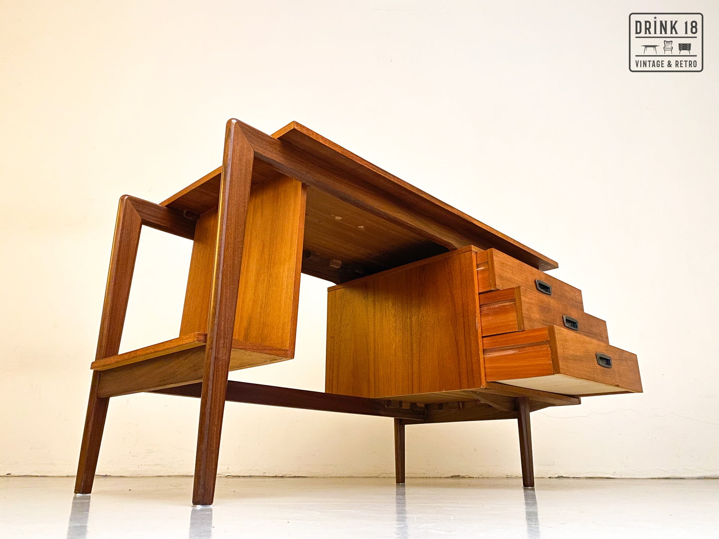 Design Bureau - Arne Vodder