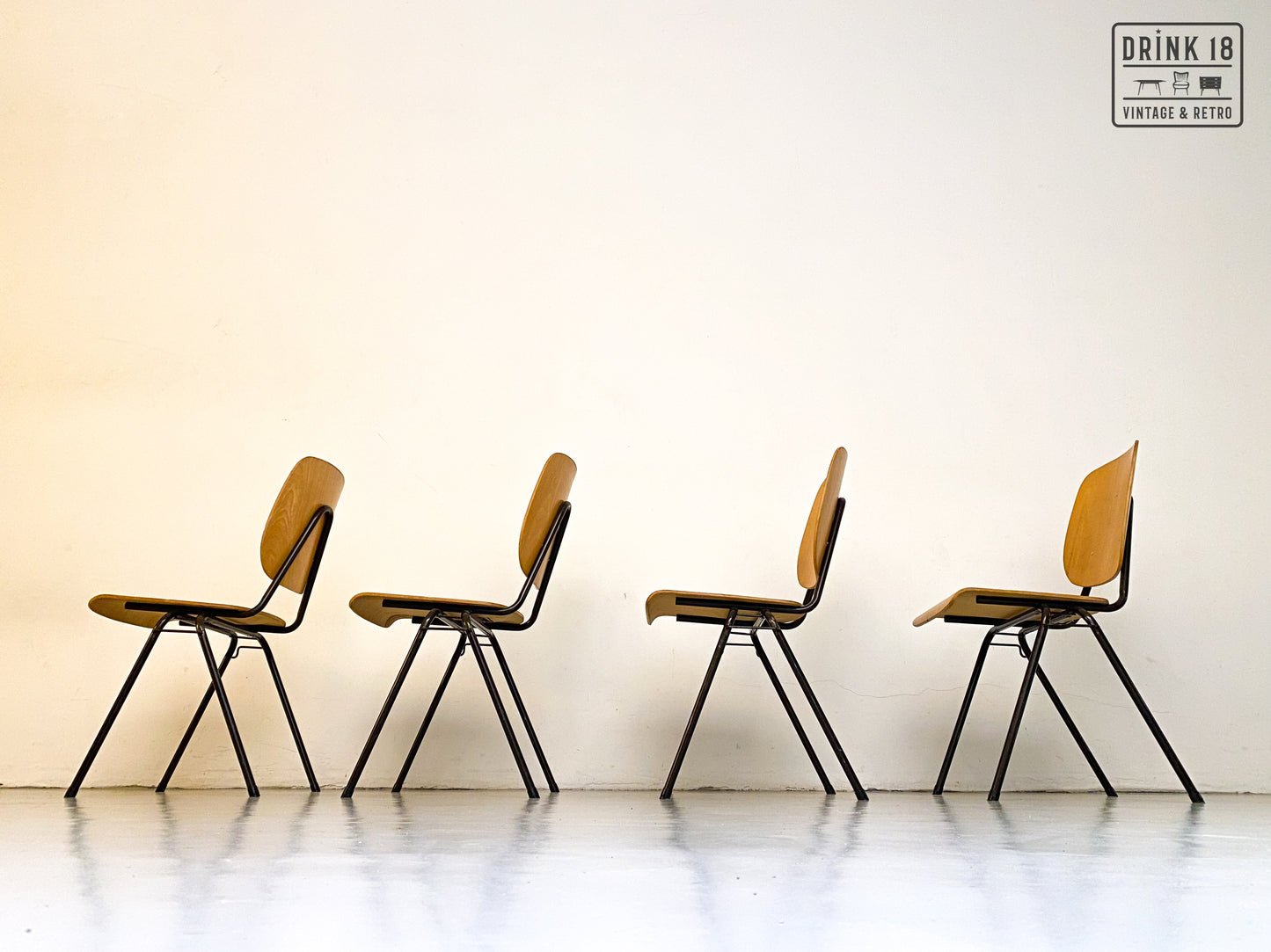 Set van zes stoelen - Riemersma Meubelen