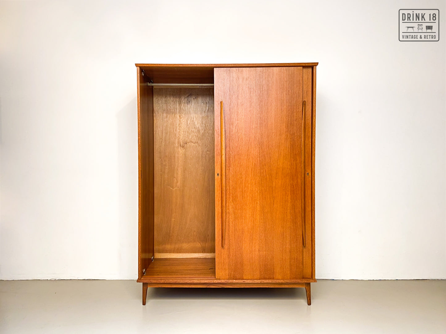 Vintage - Kleerkast met schuifdeuren