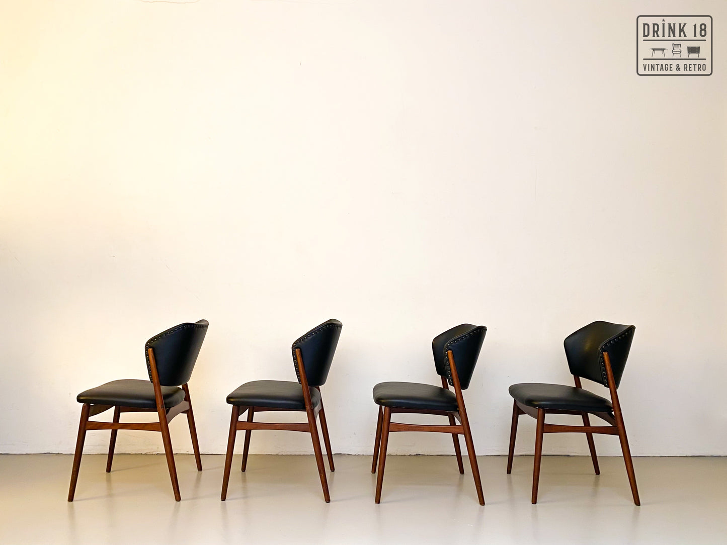 Zes eetkamerstoelen (Zwarte skai) - Spahn Stadtlohn