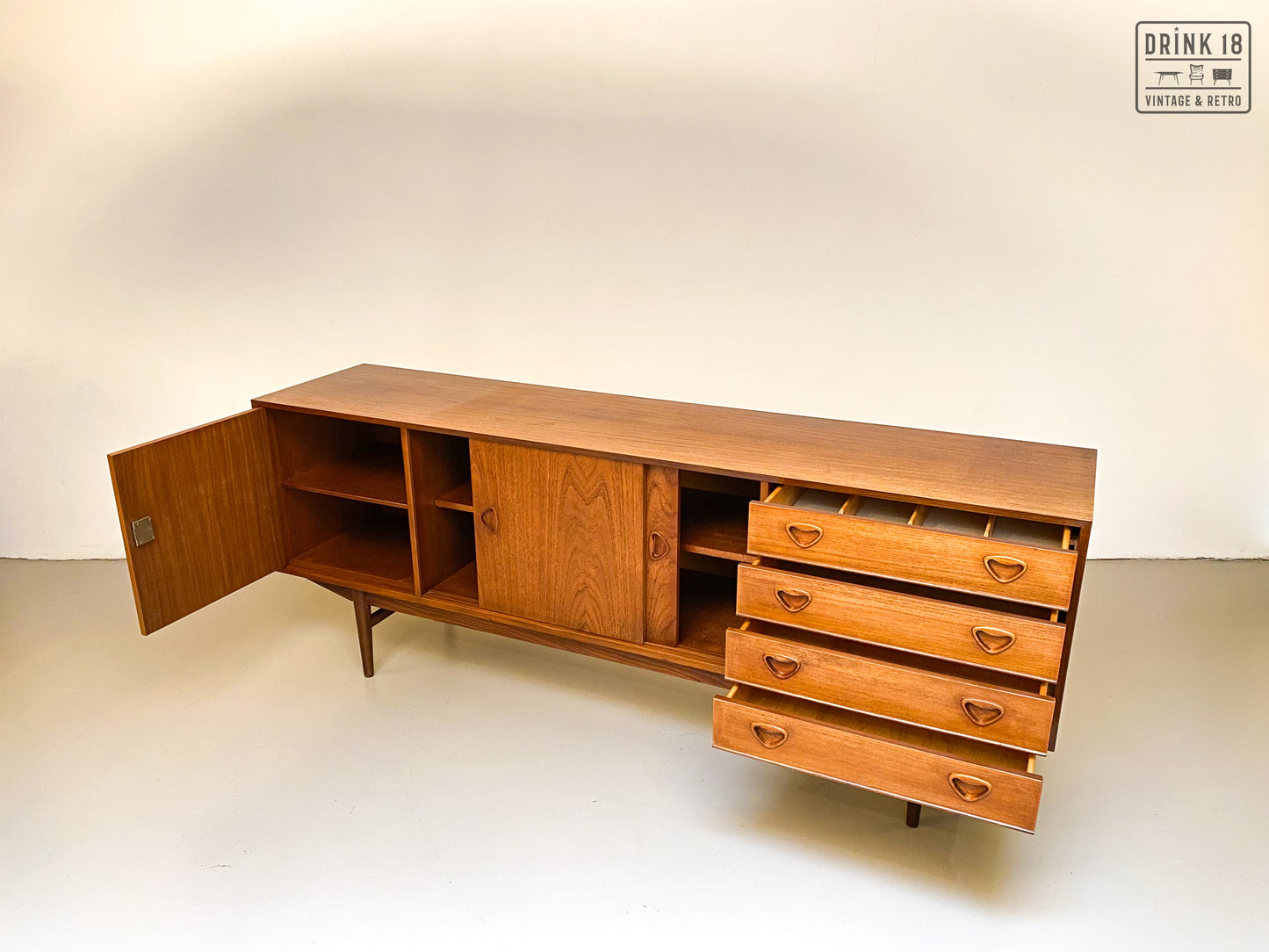 Vintage - Deense Sideboard