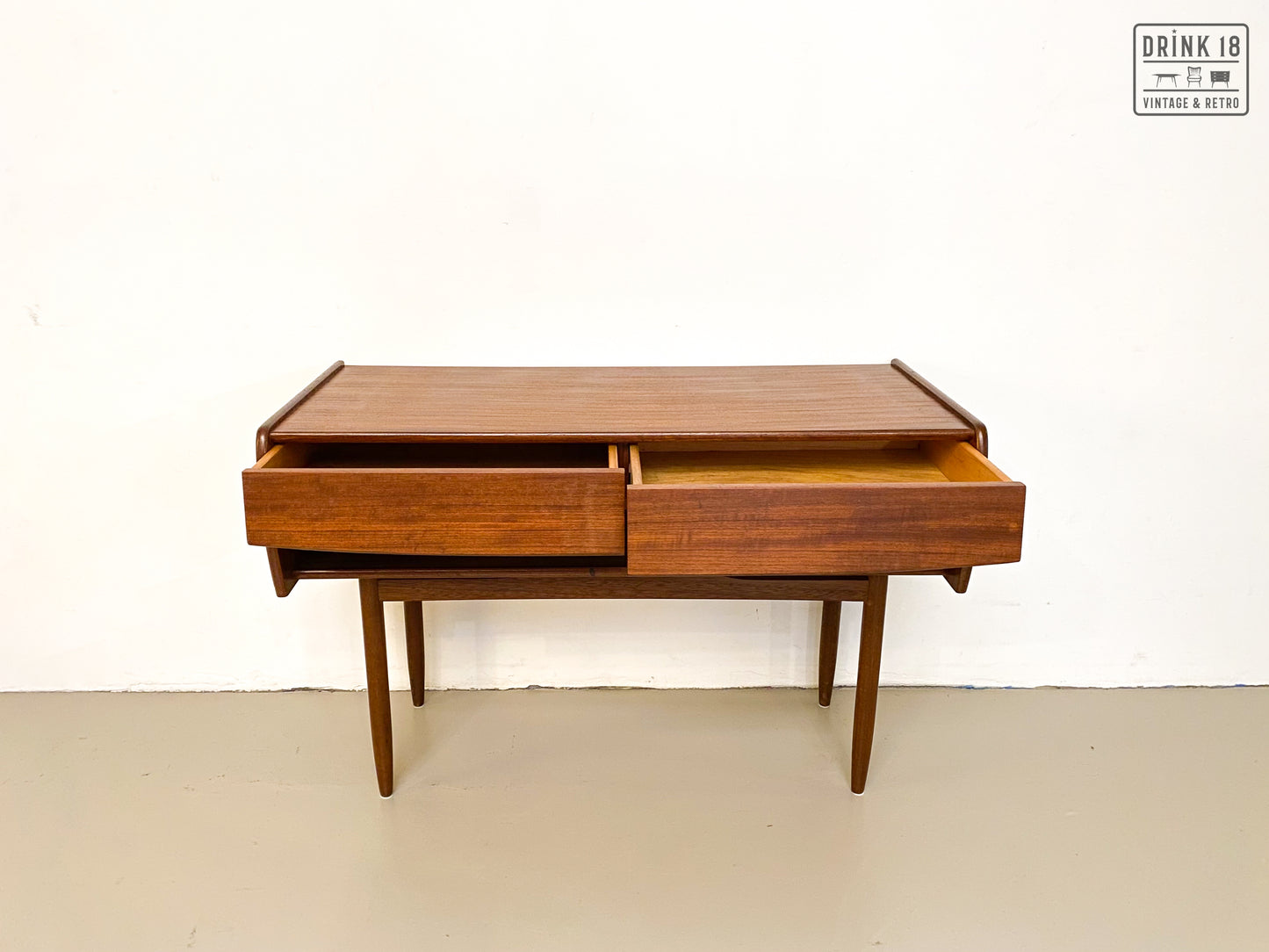 Tv / Wandmeubel - Louis Van Teeffelen