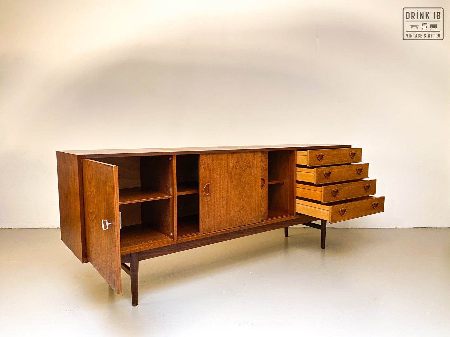 Vintage - Deense Sideboard