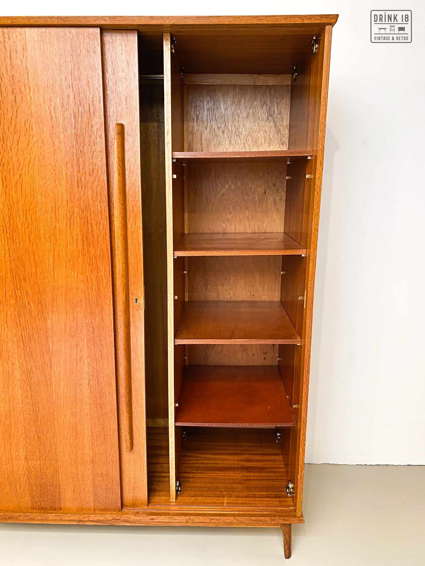 Vintage - Kleerkast met schuifdeuren