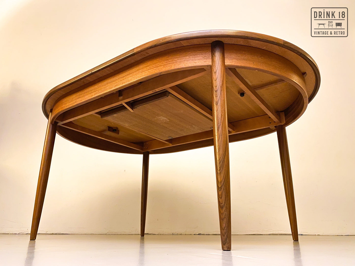 Verlengbare ovale eettafel - G-plan