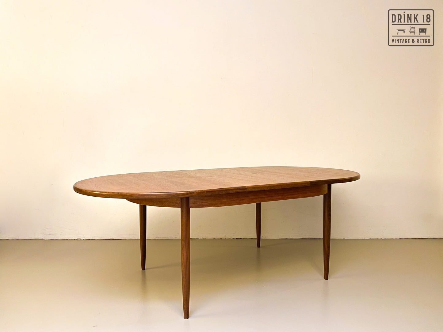 Verlengbare ovale eettafel - G-plan