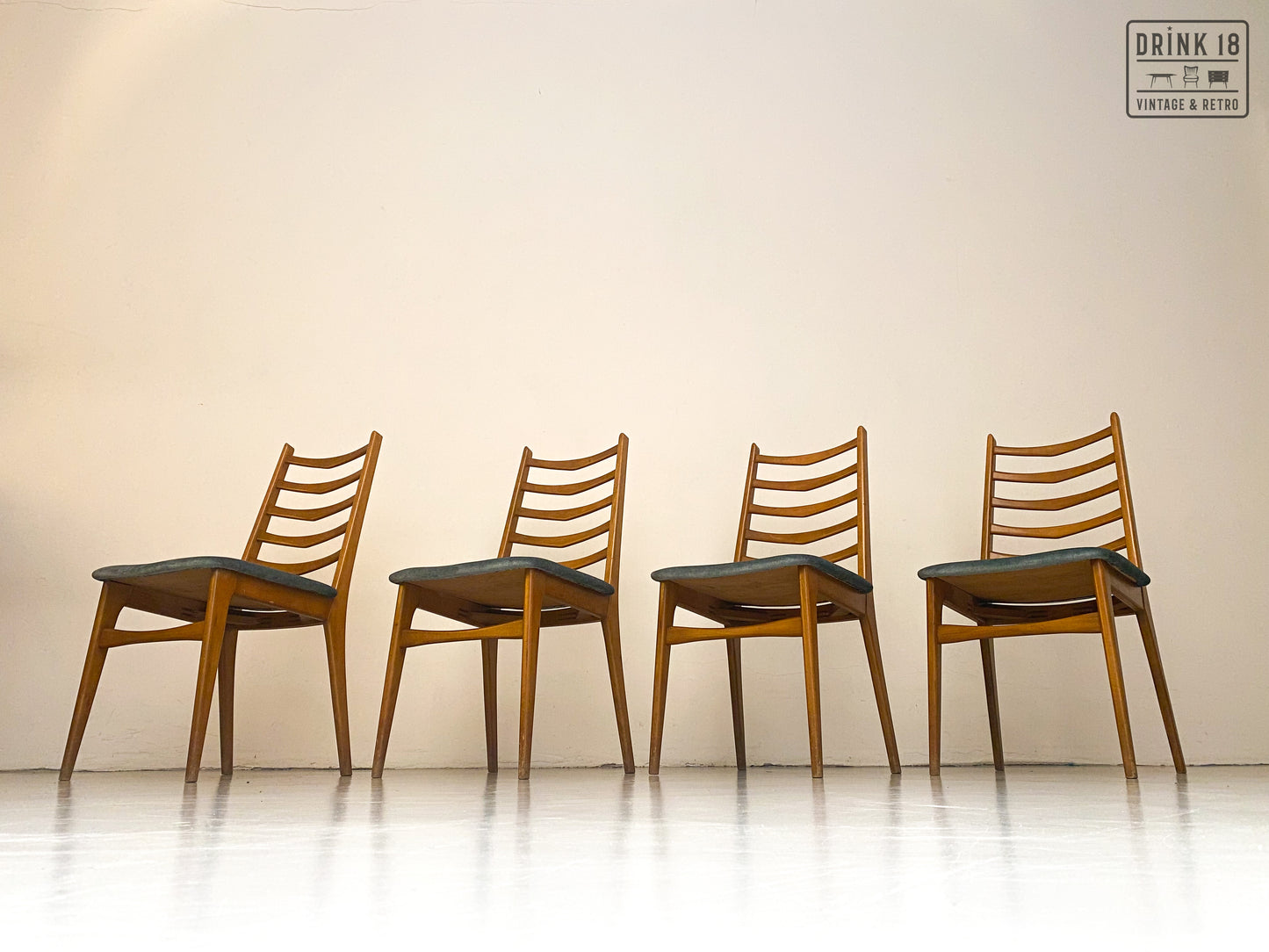 Vintage - Zes eetkamerstoelen