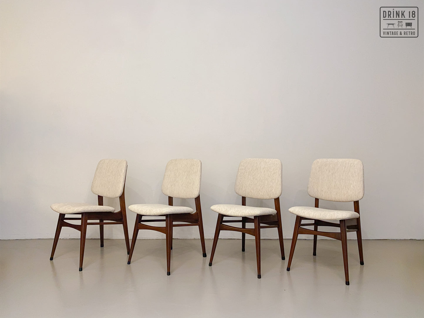 Zes vintage eetkamerstoelen - Louis van Teeffelen