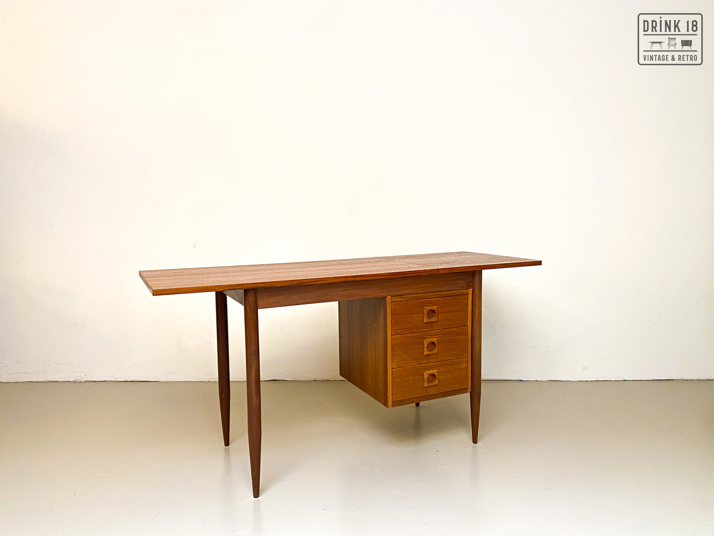 Drop-leaf bureau - Arne Vodder