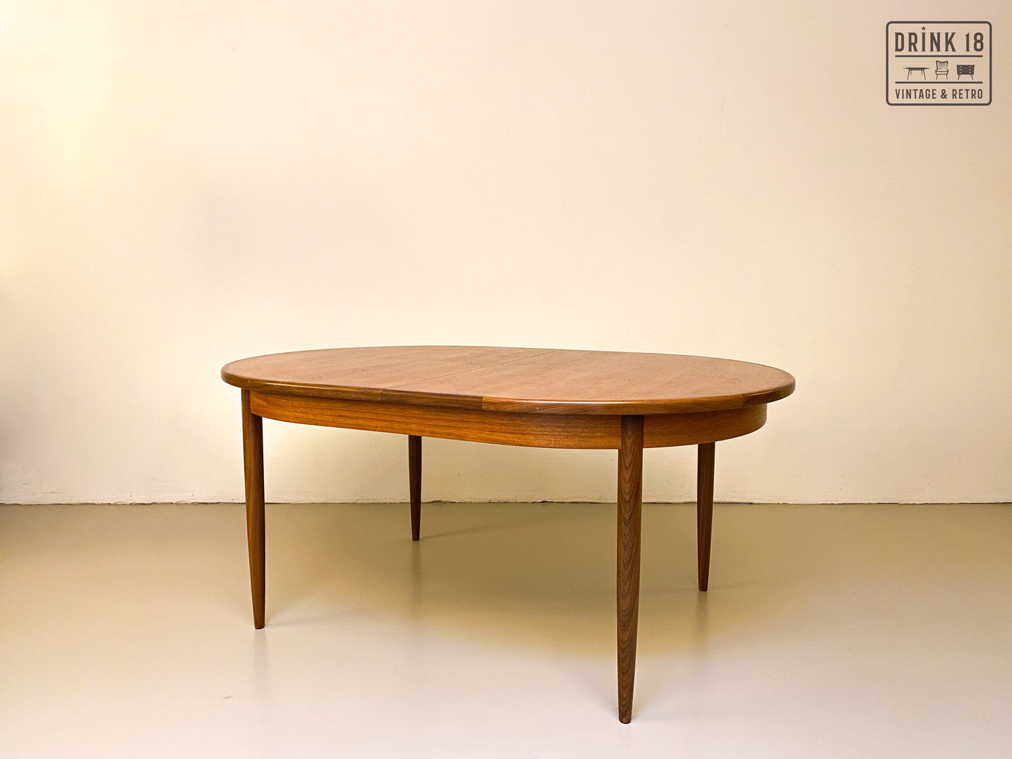 Verlengbare ovale eettafel - G-plan