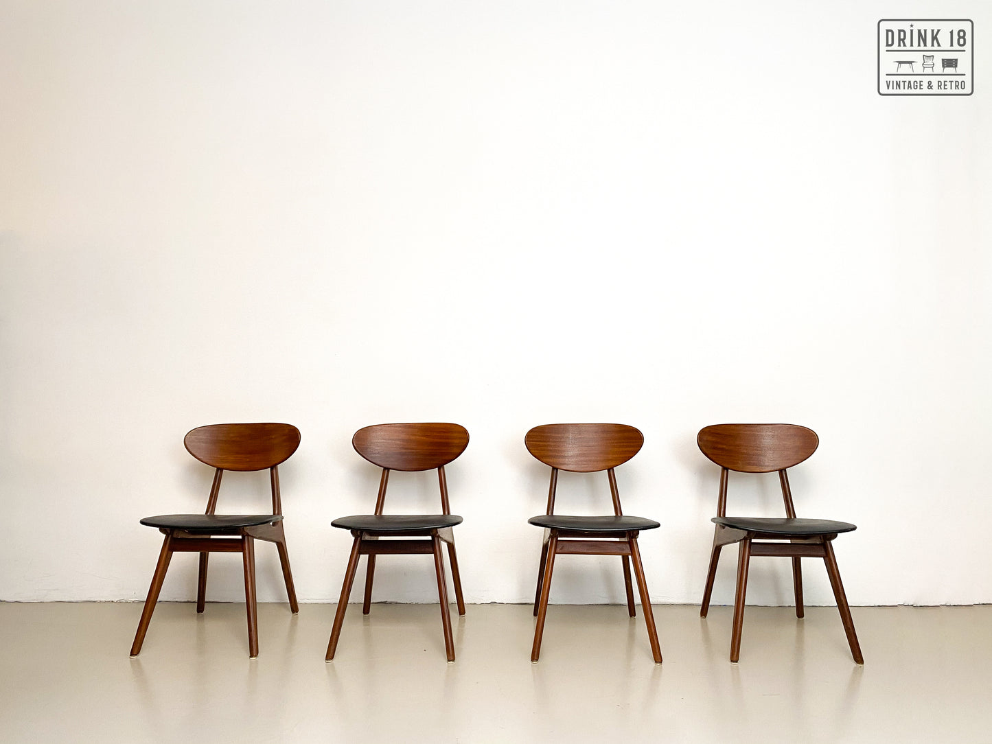 Vier vintage stoelen - Louis van Teeffelen