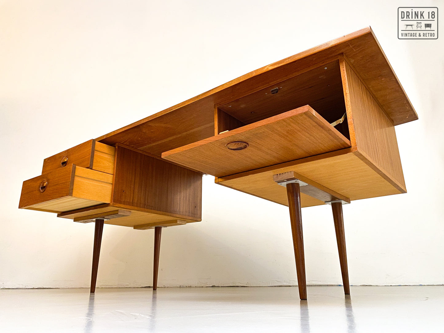 Vintage - Bureau #7