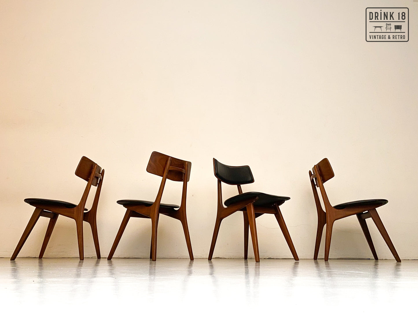 Vier Stravanger stoelen - Louis van Teeffelen