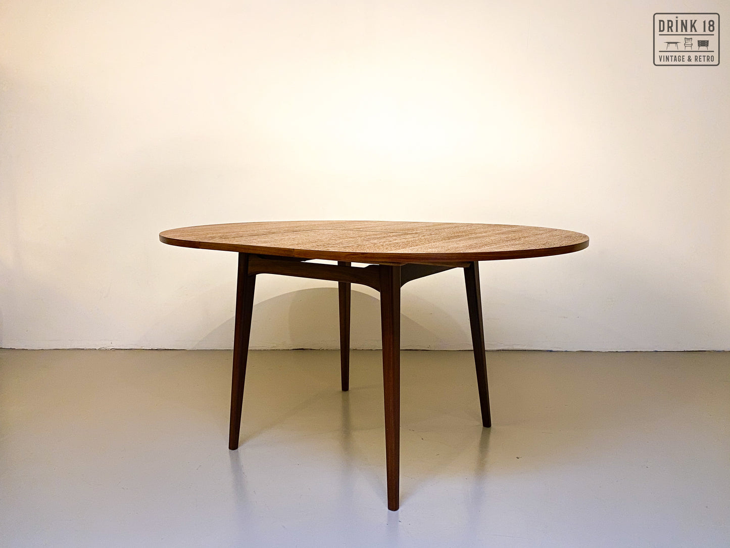 Verlengbare eettafel - Louis Van Teeffelen