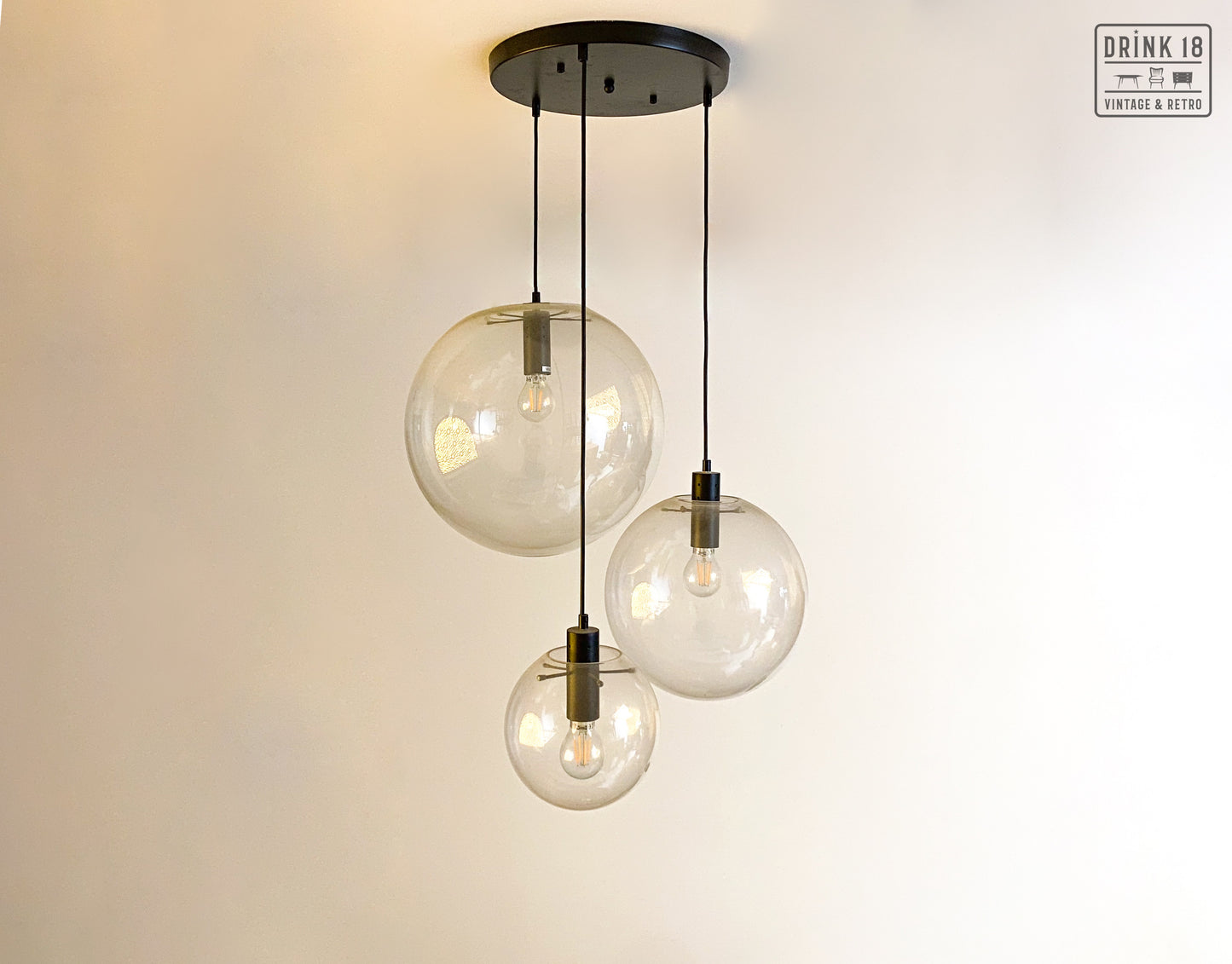 Retro- Set van drie bolvormige hanglampen