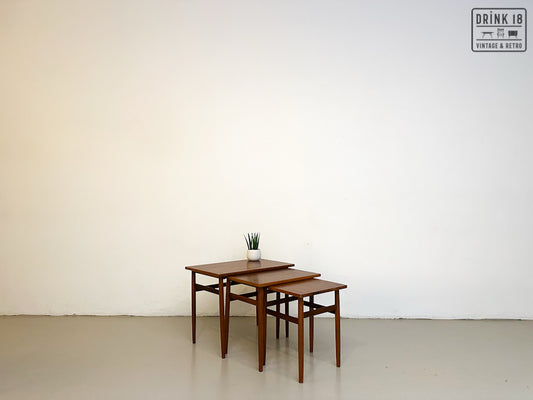 Vintage - Nesting tafeltjes