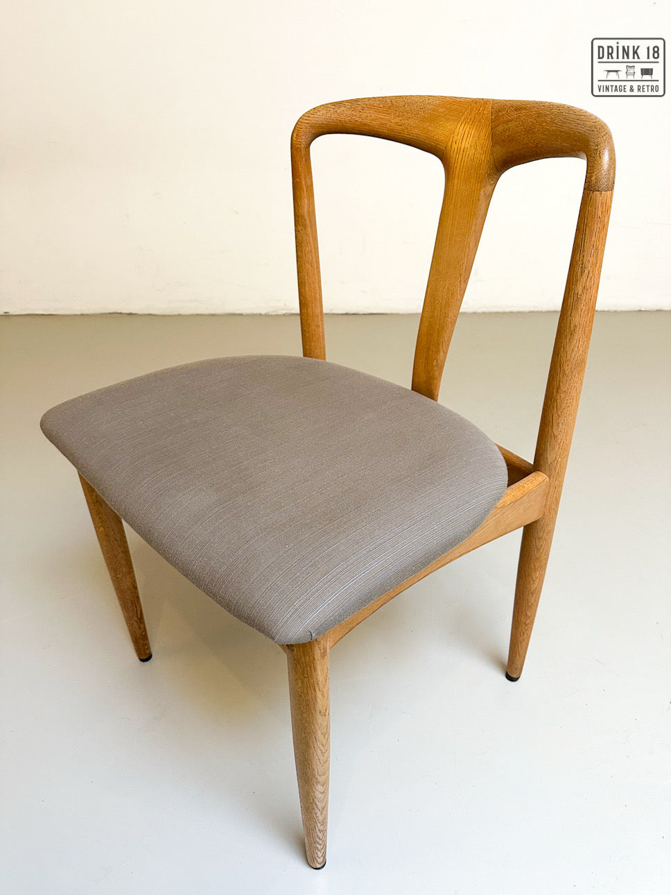 Zes Johannes Andersen stoelen - Uldum Møbelfabrik