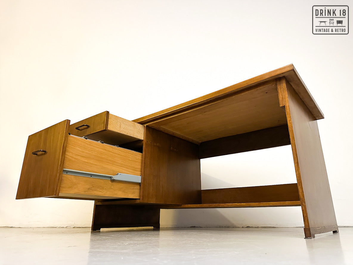 Vintage - Desk / Bureau