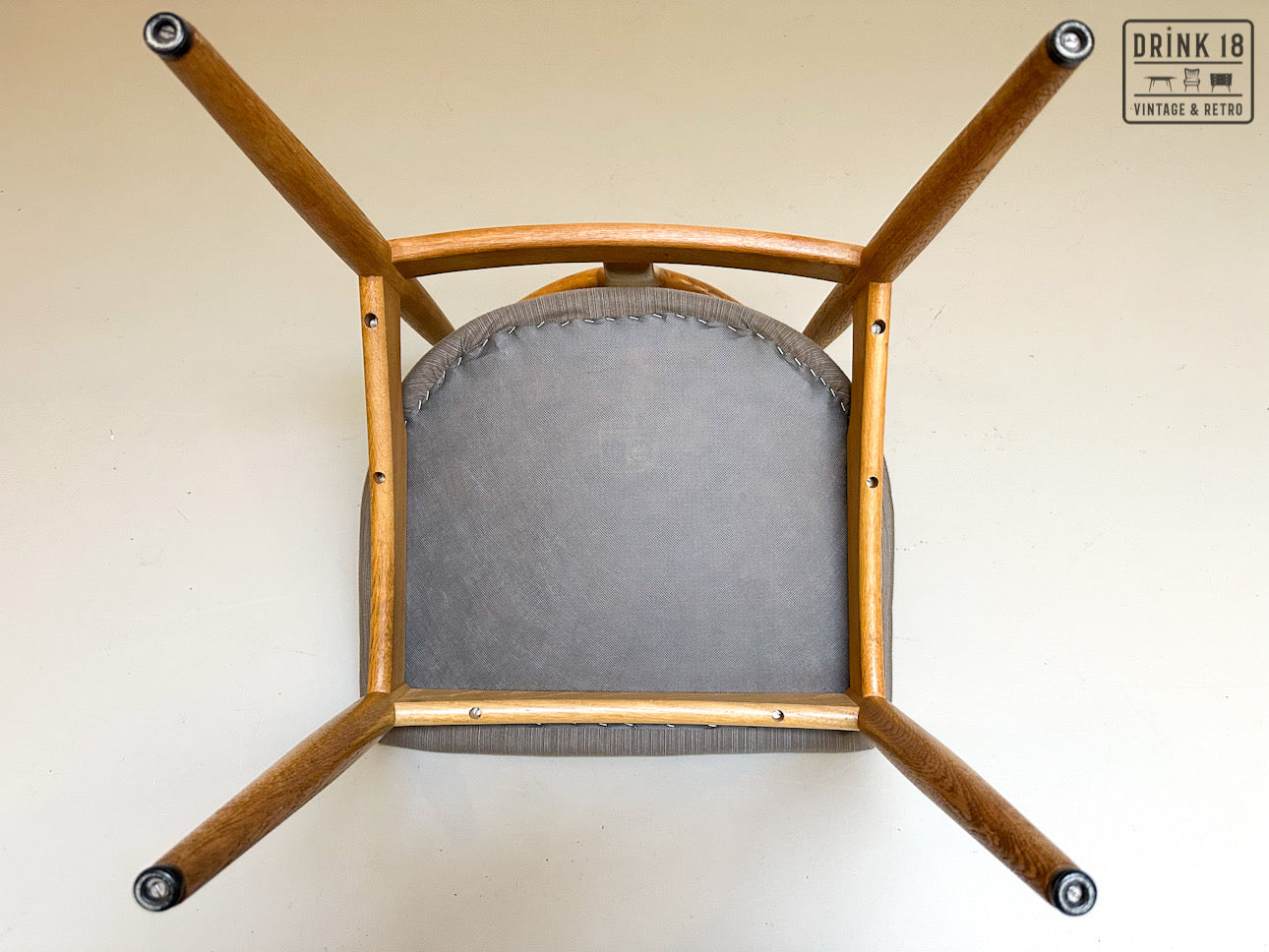 Zes Johannes Andersen stoelen - Uldum Møbelfabrik