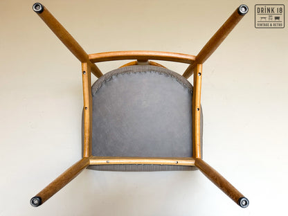Zes Johannes Andersen stoelen - Uldum Møbelfabrik