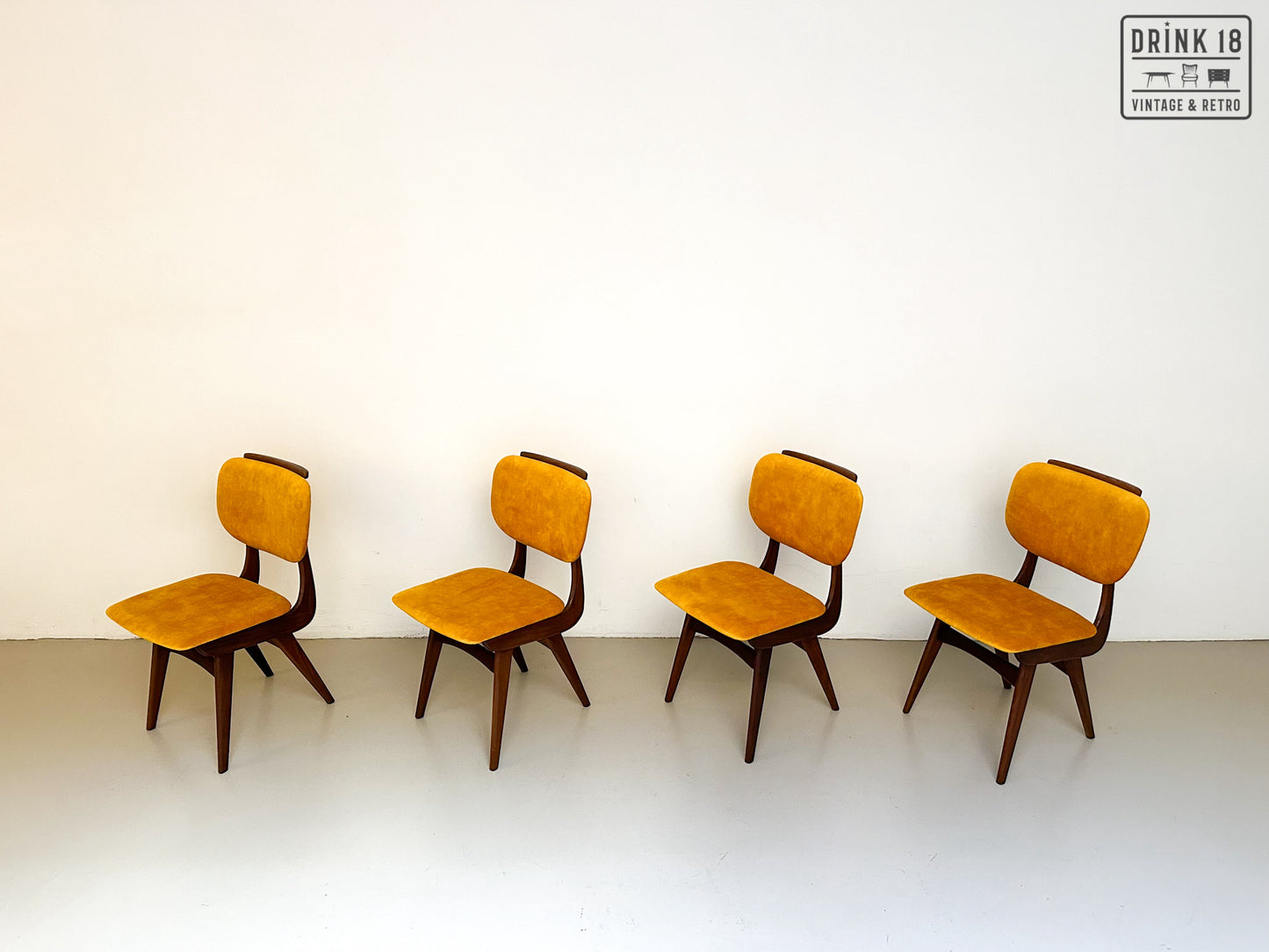Vier vintage eetkamerstoelen (Sun) - Louis van Teeffelen