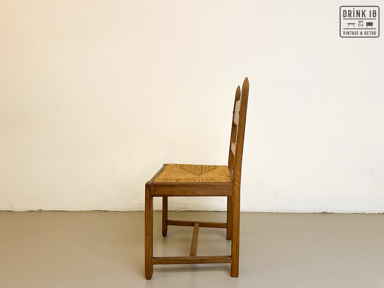 Brutalist - Set van acht eetkamerstoelen met gevlochten zitting
