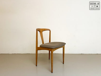 Zes Johannes Andersen stoelen - Uldum Møbelfabrik