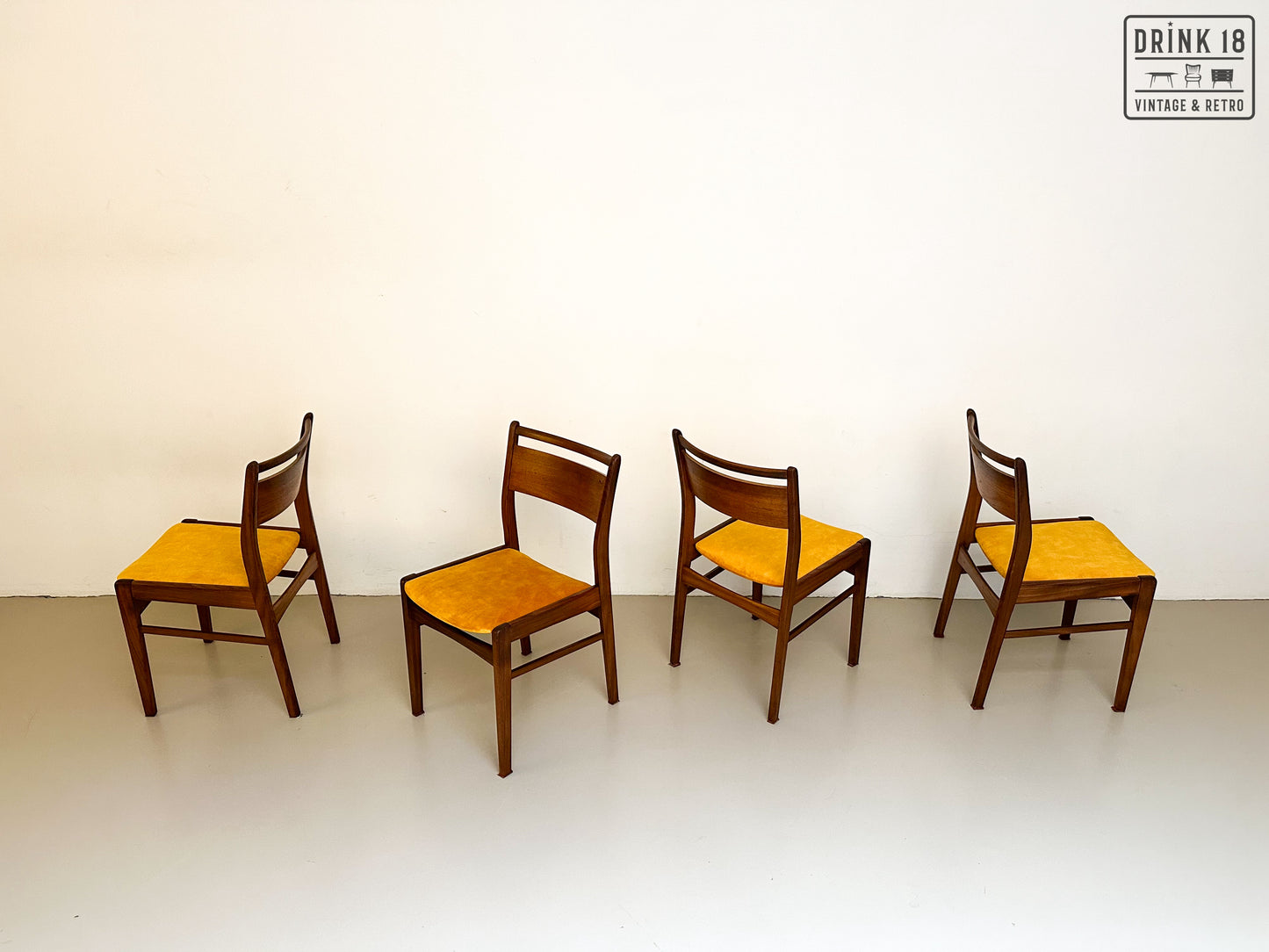 Vintage - Vier eetkamerstoelen #01