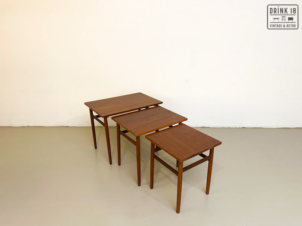 Vintage - Nesting tafeltjes