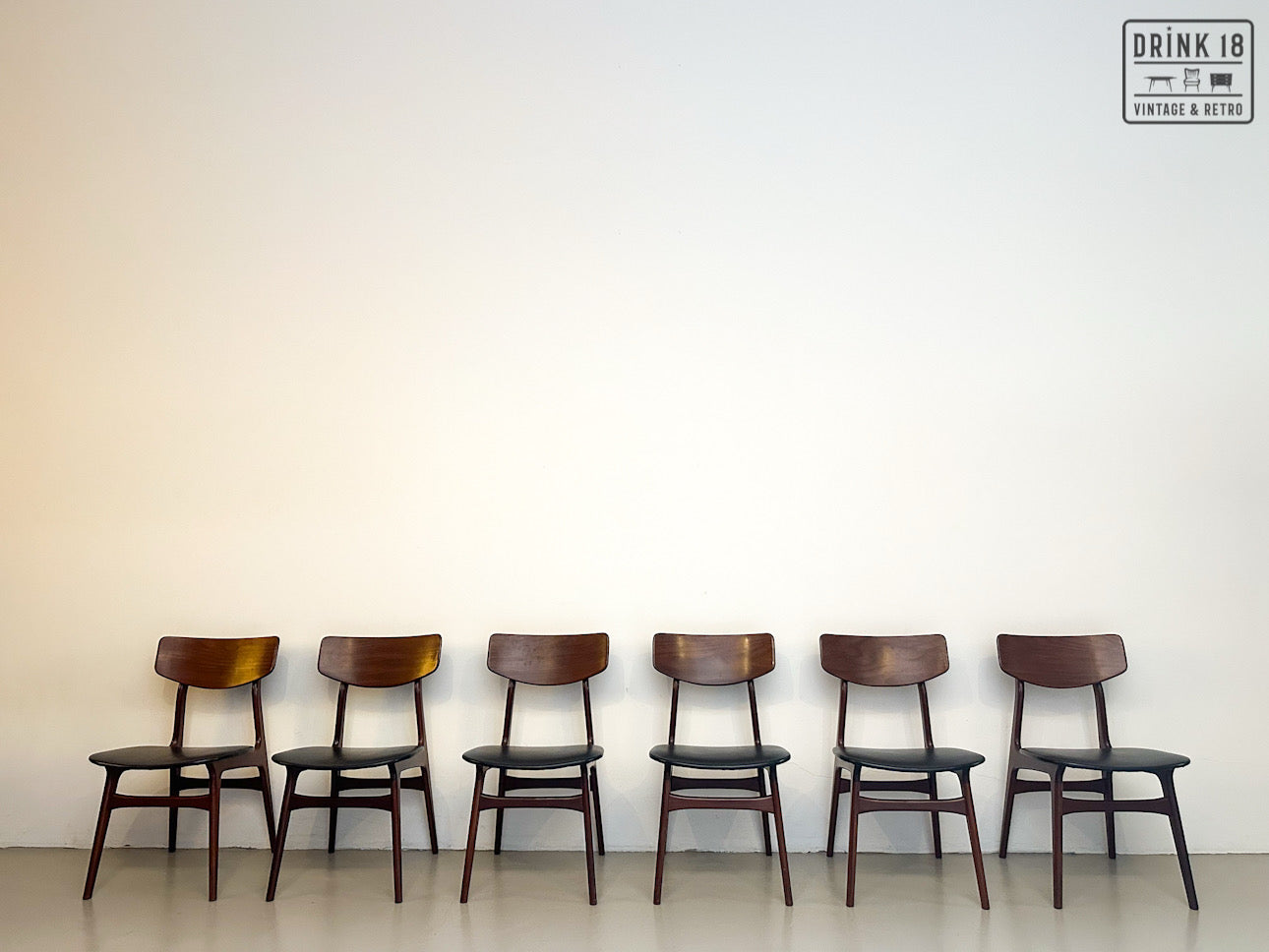 Zes Stavanger eetkamerstoelen - Louis van Teeffelen