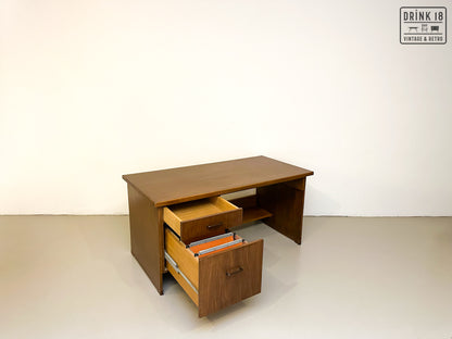 Vintage - Desk / Bureau
