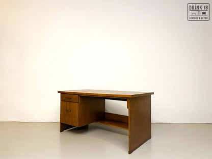 Vintage - Desk / Bureau