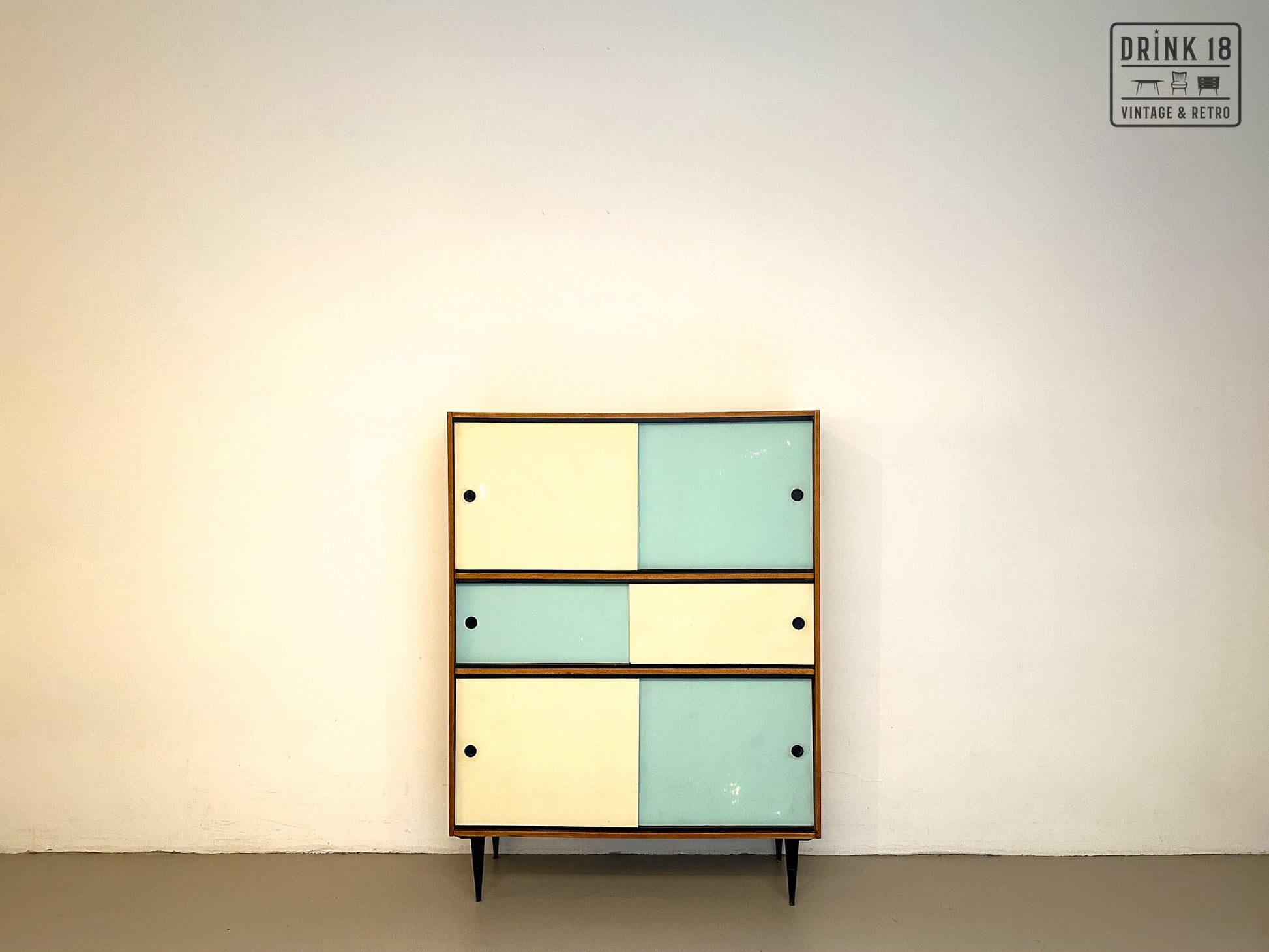 Wandmeubel Aubry Antwerp – Drink 18