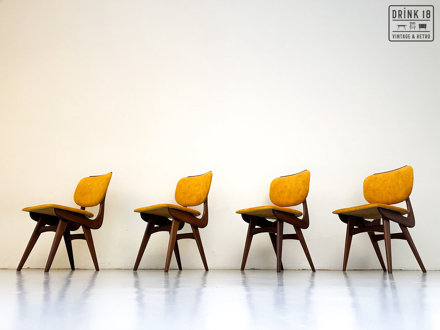 Vier vintage eetkamerstoelen (Sun) - Louis van Teeffelen