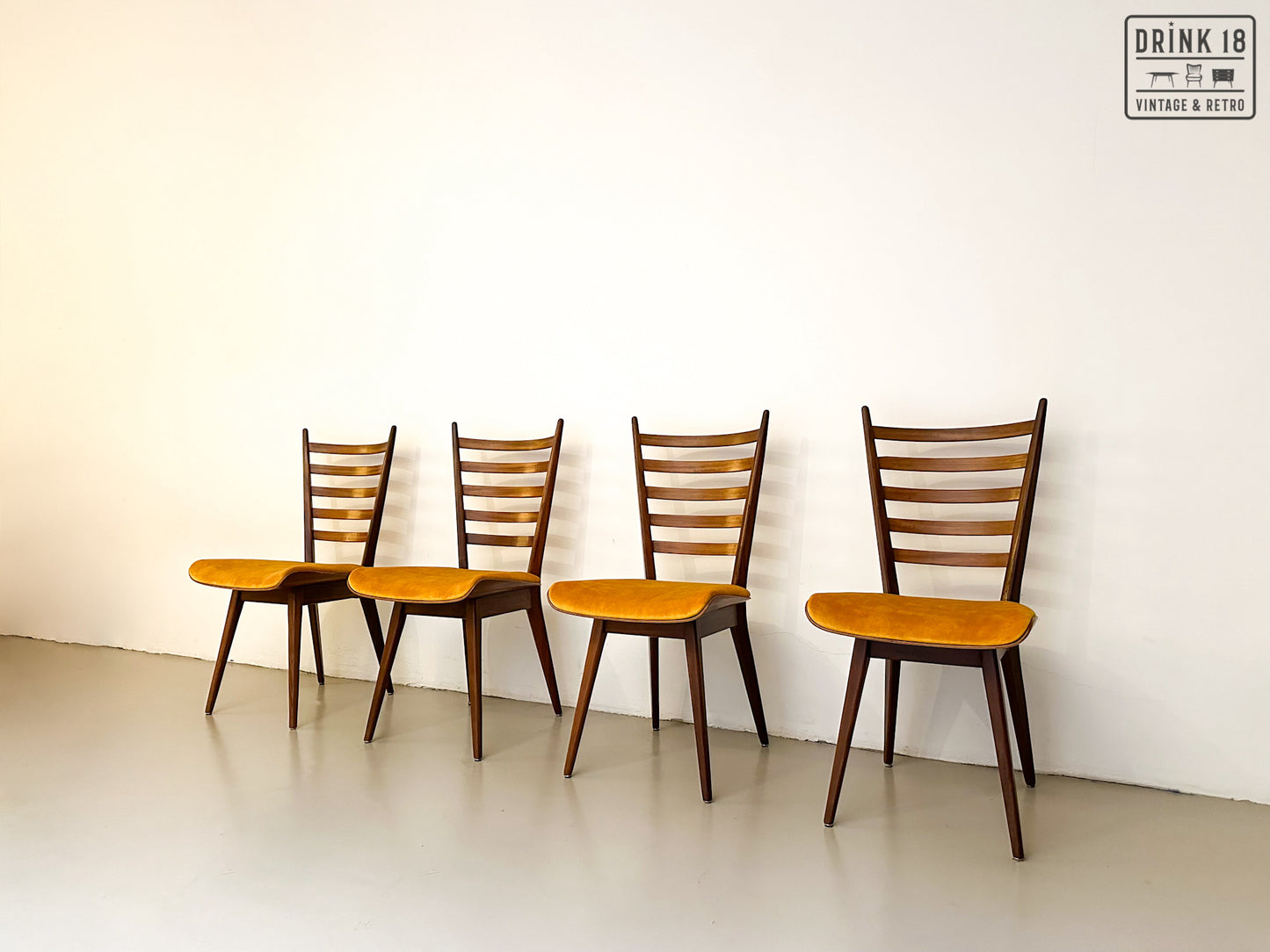 Vier eetkamerstoelen - Pastoe