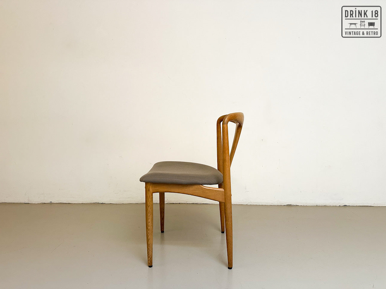 Zes Johannes Andersen stoelen - Uldum Møbelfabrik
