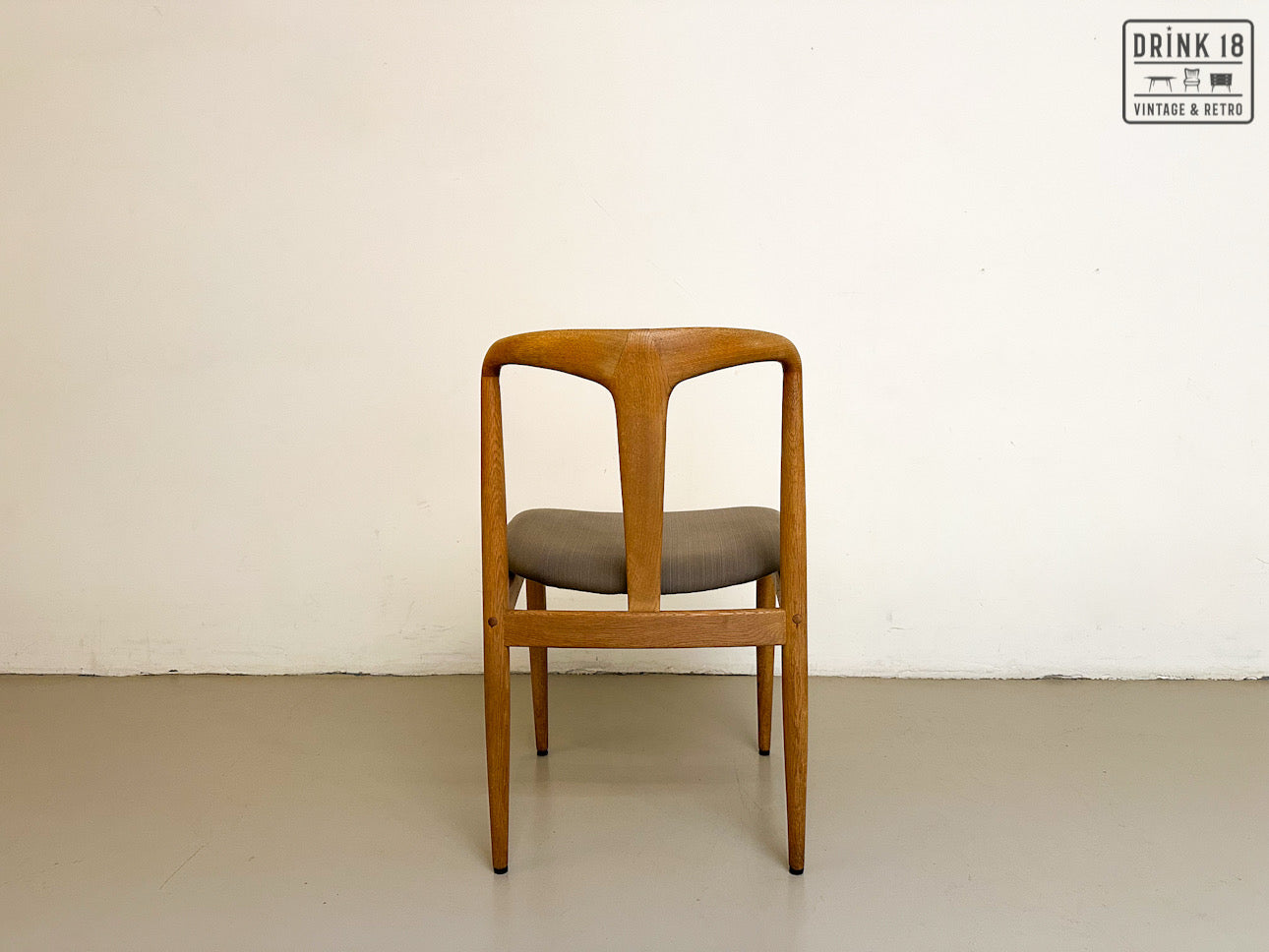 Zes Johannes Andersen stoelen - Uldum Møbelfabrik