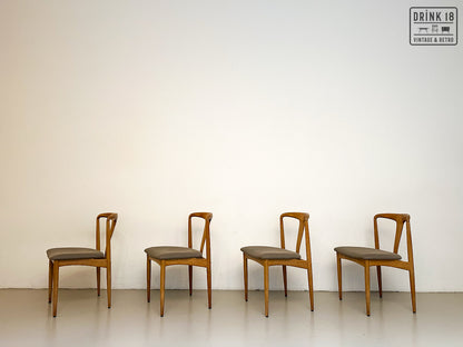 Zes Johannes Andersen stoelen - Uldum Møbelfabrik