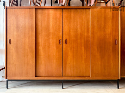 Vintage  - Kleerkast met schuifdeuren XL