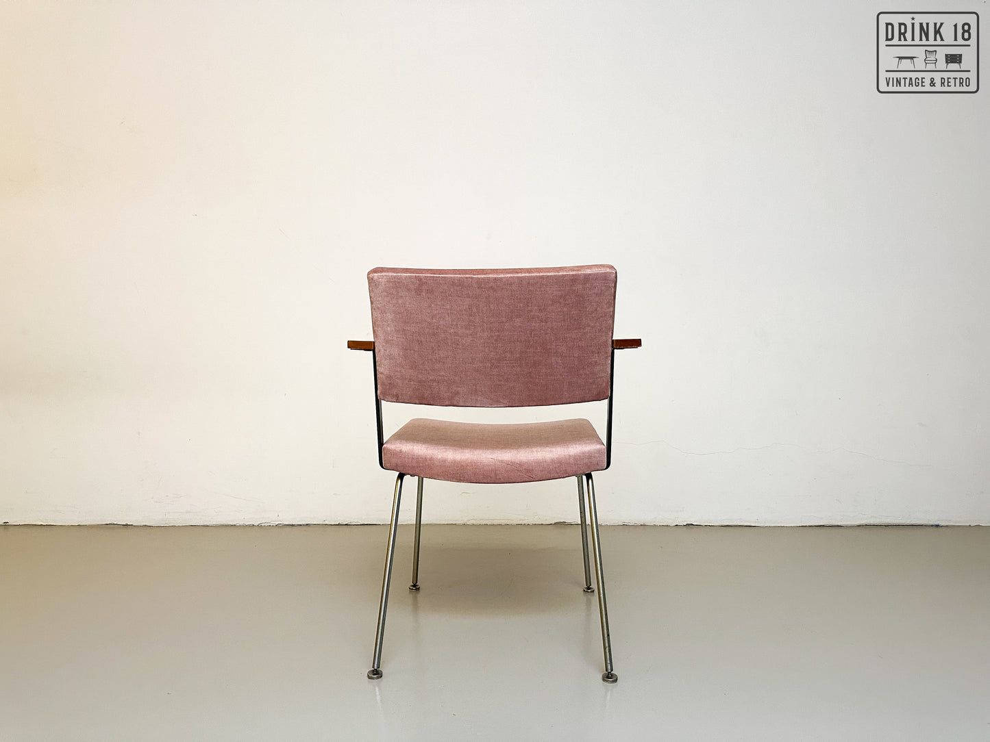 Vier model 1445 stoelen - Gispen (8 stuks beschikbaar)