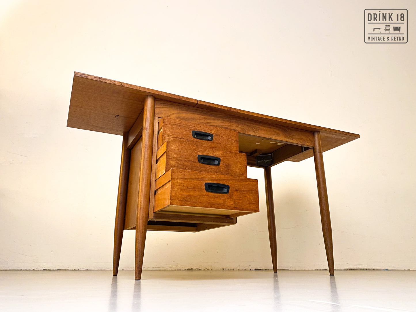 Bureau #2 - Arne Vodder