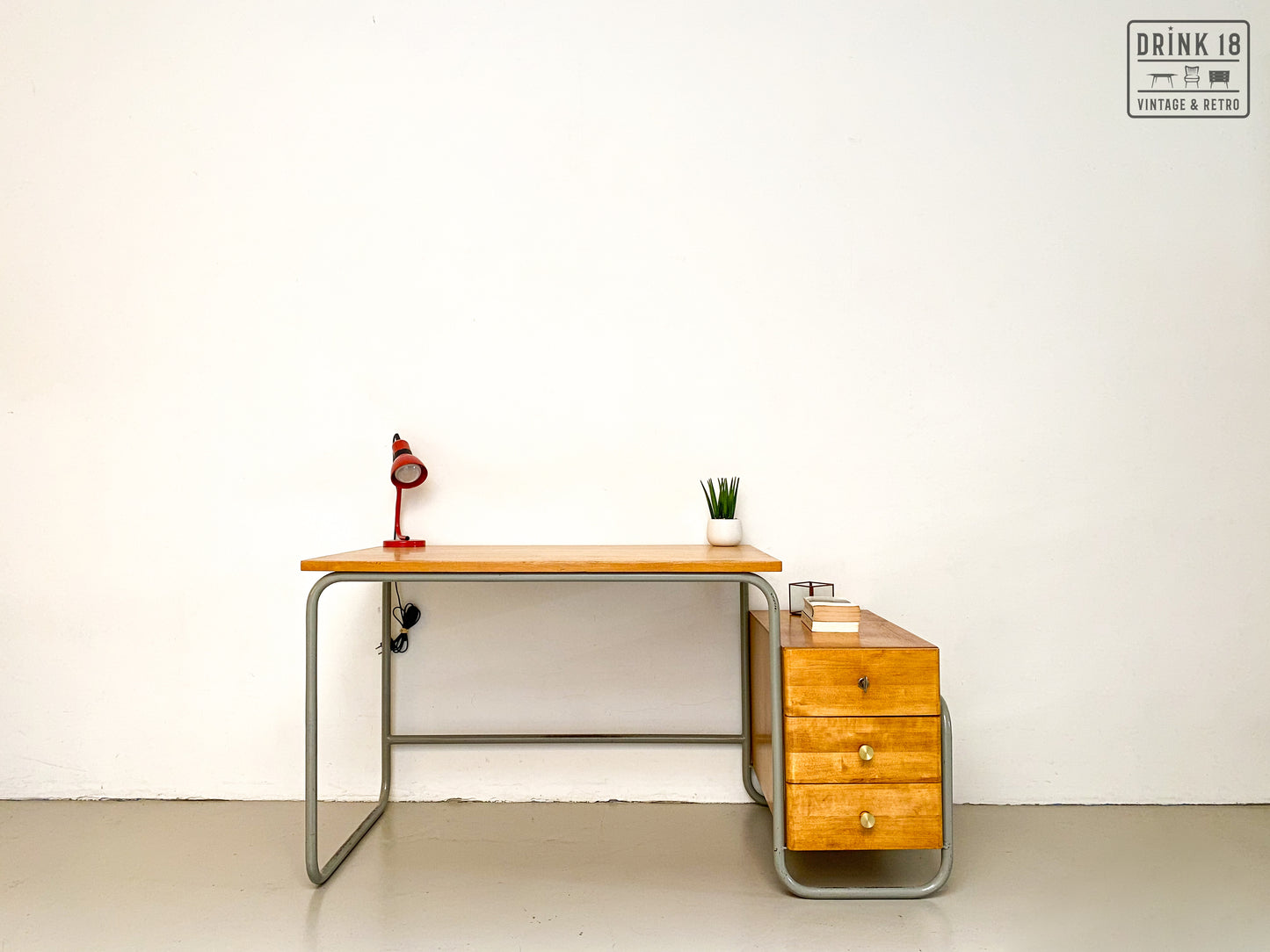 Vintage - Bauhaus stijl bureau