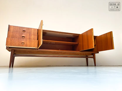 Sideboard - Louis Van Teeffelen