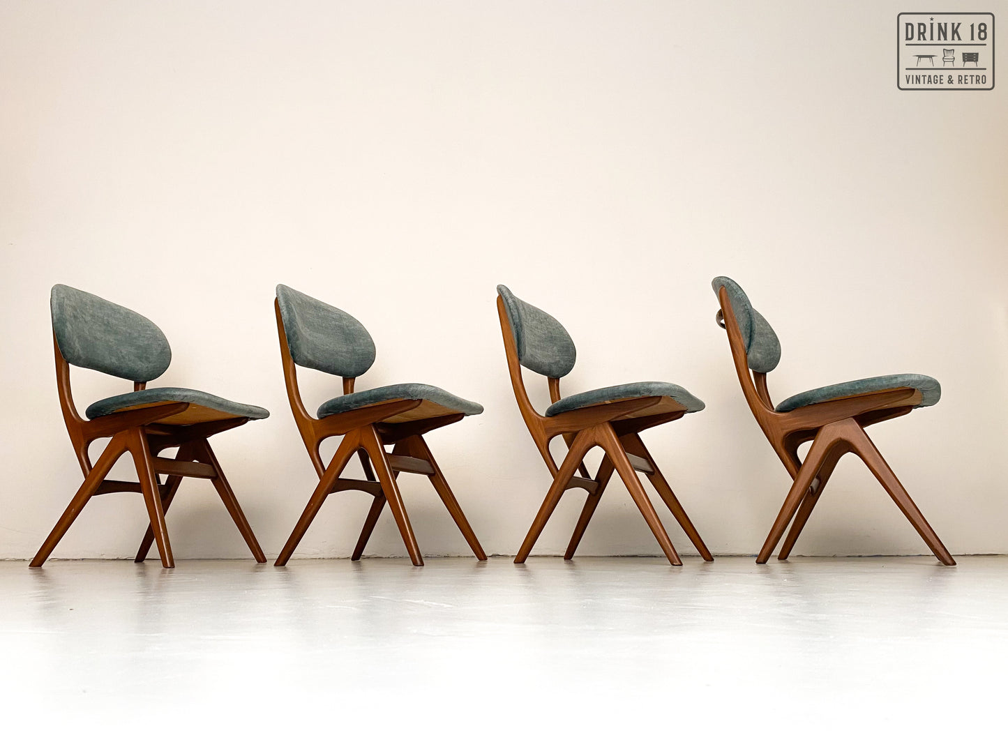 Vier vintage eetkamerstoelen (Eden) - Louis van Teeffelen