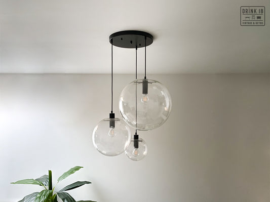 Retro- Set van drie bolvormige hanglampen