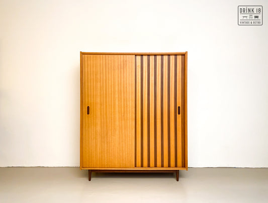 Vintage - Kleerkast met schuifdeuren