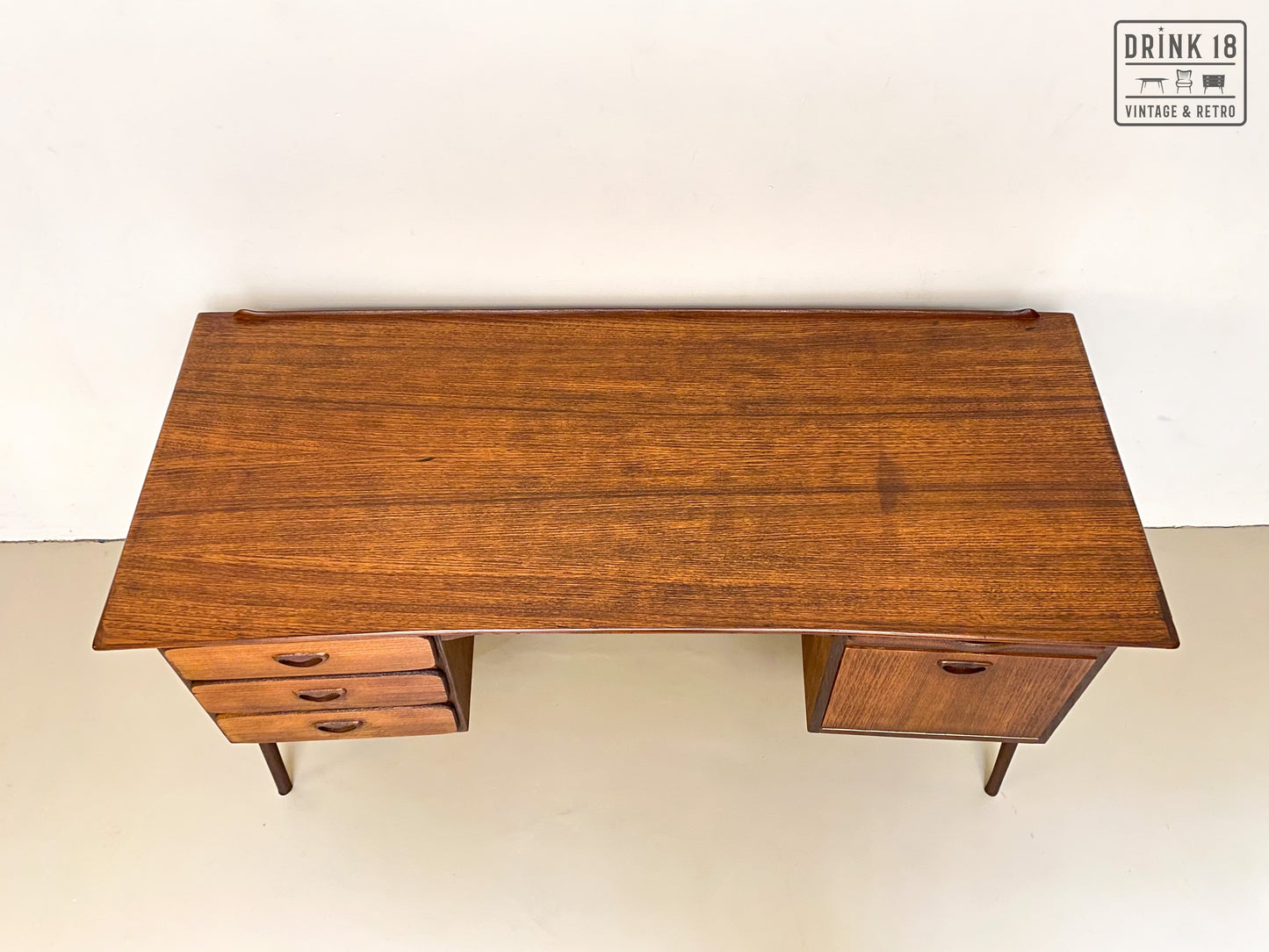 Boomerang XL Bureau met stoel - Louis van Teeffelen